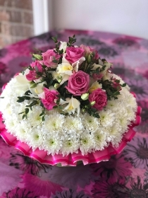 Posy pad design in white and pinks